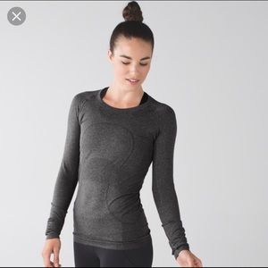 Grey lululemon long sleeve top sz4